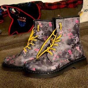 Global Win Floral Boots
